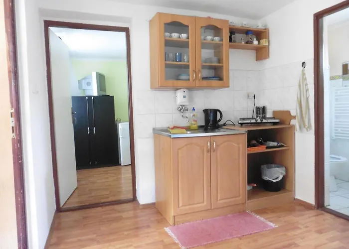 Domcek Pre Rodinku A Priatelov